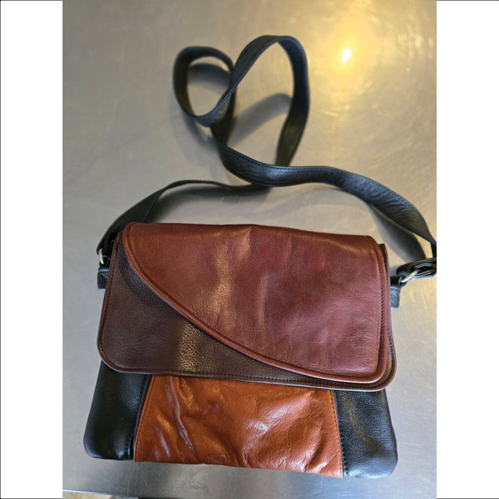 ELIE HANDBAGS Tulip Leather Crossbody Bag Multi Tone Style 112